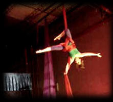 Diana Sauval - Circo, tela, acrobacia, aro, trapecio, malabares, cuerda