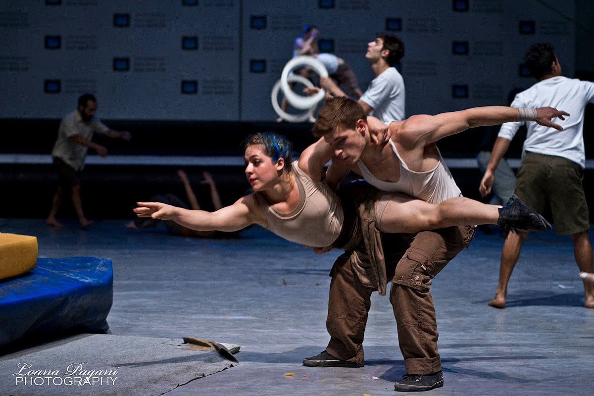 Concierto de Acróbatas - UNSAM Artes Circenses - Gerardo Hochman - Diana Sauval