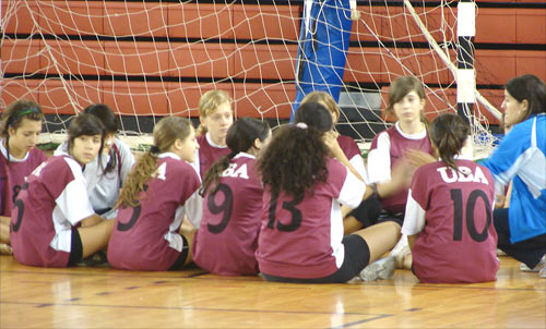 Handball - Equipo de la UBA, categora menores -  Conversando con la entrenadora